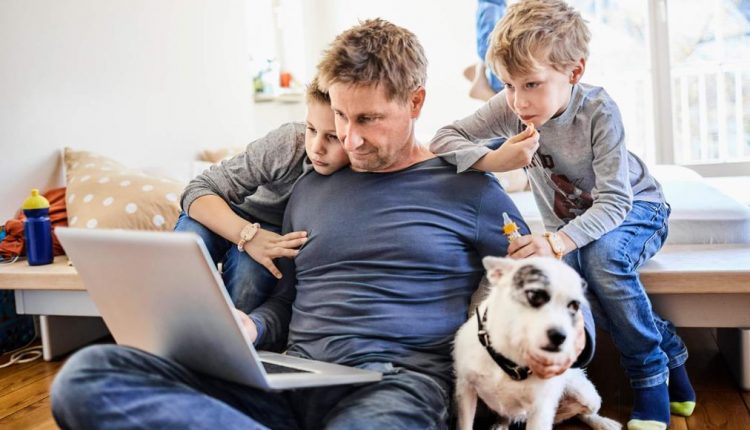 ماندن در خانه